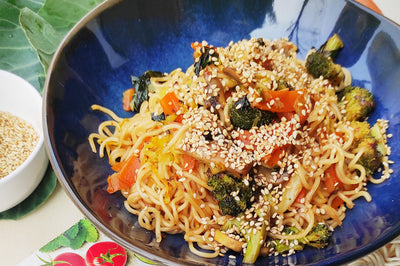 Asian noodles con verdure in agrodolce